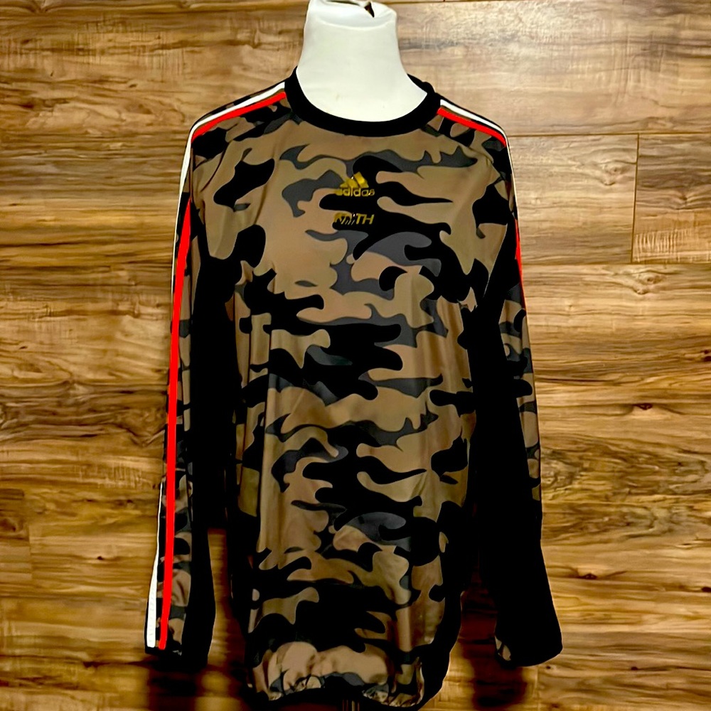 Super rare ADIDAS Kith collaboration pull over windbreaker